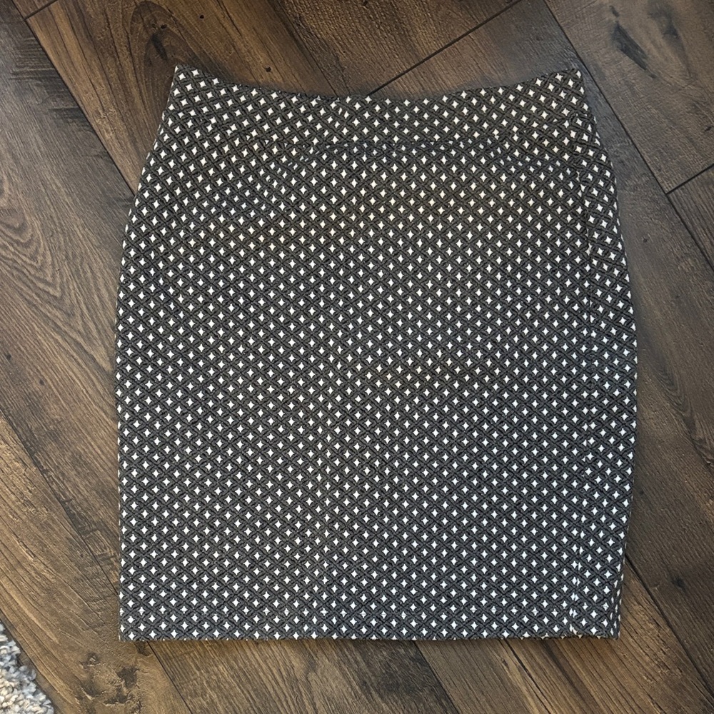 LOFT Monochrome Geometric Pencil Skirt